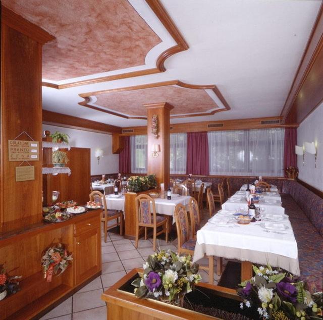 Hotel Miramonti Виго ди Фаса Екстериор снимка